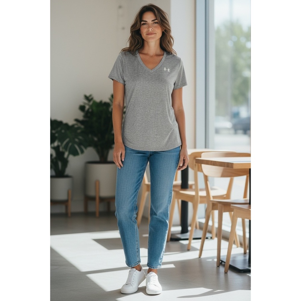 Under Armour Women's V Neck Heather Grey Short Sleeve T Shirt Size S HeatGear